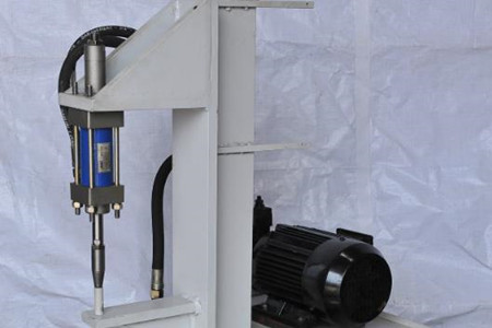 自動鉚釘機(jī)鉚接點容易撕裂怎么辦？方法很簡單！