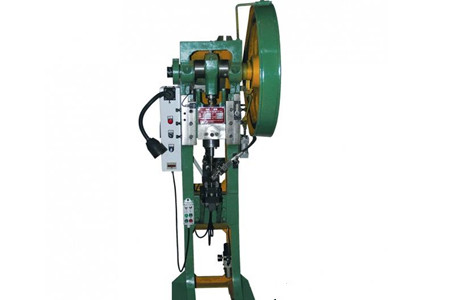 選擇哪種鉚釘機(jī)比較好？先了解其工作原理！