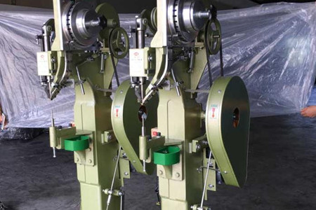 自動鉚釘機怎么調試呢？