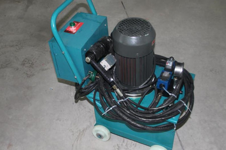 液壓鉚釘機(jī)壓力是多少？一般在10MPa-30MPa之間！