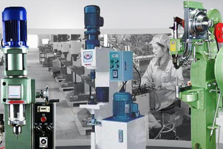 選擇非標(biāo)自動(dòng)鉚釘機(jī)時(shí)應(yīng)該考慮哪些？